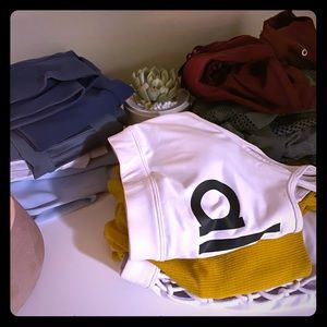 Alo Yoga huge BUNDLE!!